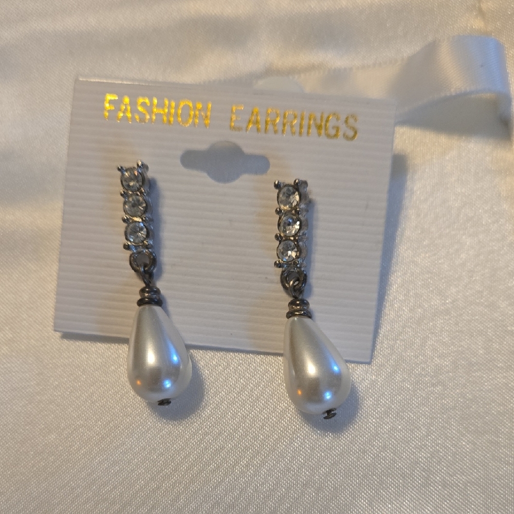NWOT Faux Pearl Earrings With Faux Crystal Accent Stones